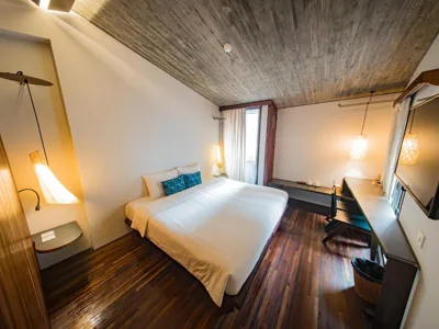 Windyextra_Kingsize-Bett oder Zweibettzimmer mit Balkon auf einer oberen Etage — Concon house